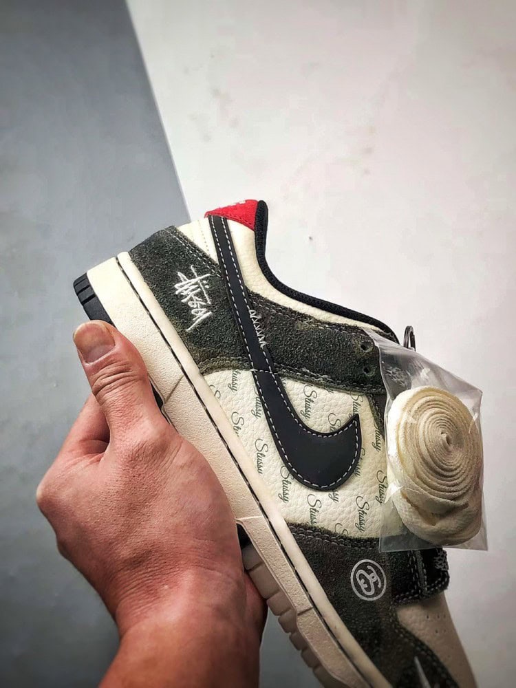【AT3298】Nike Dunk x Stussy コラボレーションのクラシックスポーツシューズ、Nike Dunk Low Retro ステューシー ホワイト/ダークグリーン ローカットカジュアルスポーツシューズ