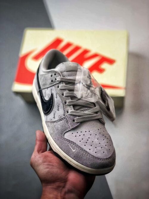 【AT3300】Nike Dunk x Stussy コラボレーションスポーツシューズ Nike Dunk Low Retro ステューシー グレー黒ロゴ ローカット カジュアルスポーツシューズ