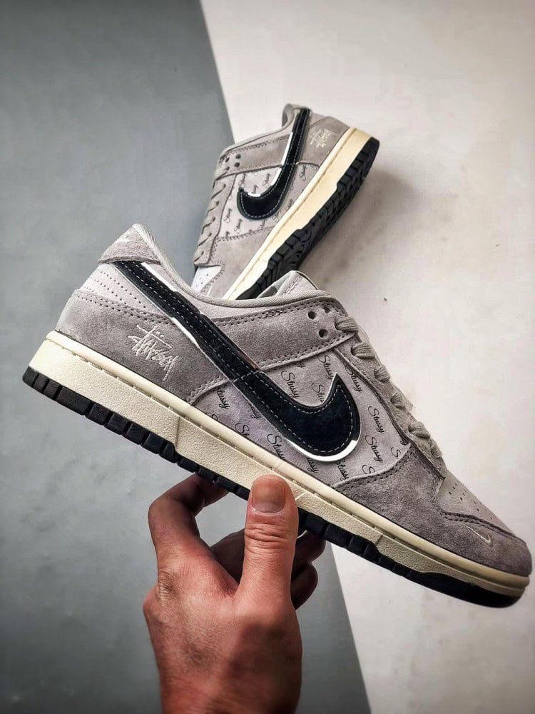 【AT3300】Nike Dunk x Stussy コラボレーションスポーツシューズ Nike Dunk Low Retro ステューシー グレー黒ロゴ ローカット カジュアルスポーツシューズ