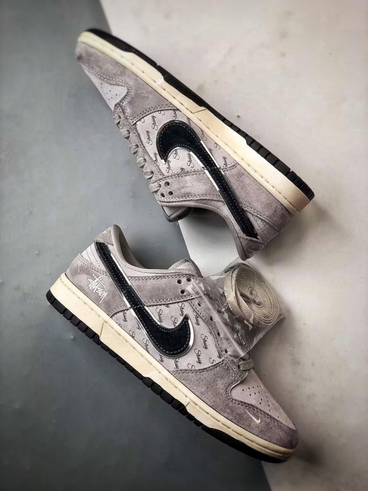 【AT3300】Nike Dunk x Stussy コラボレーションスポーツシューズ Nike Dunk Low Retro ステューシー グレー黒ロゴ ローカット カジュアルスポーツシューズ