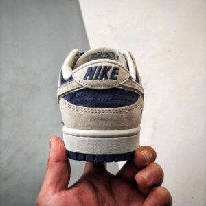 【AT3301】Nike Dunk x Stussyのコラボクラシックスニーカー、Nike Dunk Low Retroがステューシーミディアムグレーとディープブルーシーディ 形式のスエードオープンロープレジャーシューズ