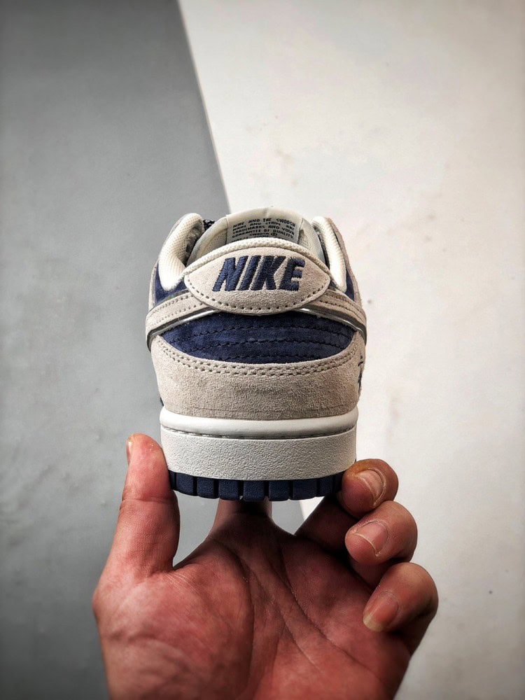 【AT3301】Nike Dunk x Stussyのコラボクラシックスニーカー、Nike Dunk Low Retroがステューシーミディアムグレーとディープブルーシーディ 形式のスエードオープンロープレジャーシューズ