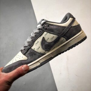 【AT3302】Nike Dunk x Stussy コラボレーションスニーカー Nike Dunk Low Retro ステューシーの布タグが付いたベージュの低カットレジャーシューズ