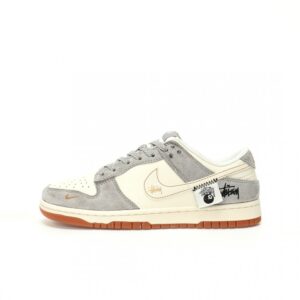【AT3304】Nike Dunk x Stussy ナイキ ダンク × ステューシーのコラボレーションクラシックスニーカー、ナイキ ダンク ロー レトロのステューシー ブラック8ラベル ミルキーホワイトグレー ローカットカジュアルスポーツシューズ