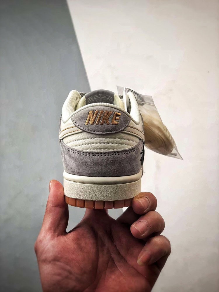 【AT3304】Nike Dunk x Stussy ナイキ ダンク × ステューシーのコラボレーションクラシックスニーカー、ナイキ ダンク ロー レトロのステューシー ブラック8ラベル ミルキーホワイトグレー ローカットカジュアルスポーツシューズ