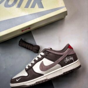 【AT3305】Nike Dunk x Stussy コラボレーションクラシックスニーカー、Nike Dunk Low Retro ステューシー ホワイトブラウン ローカットカジュアルスポーツシューズ
