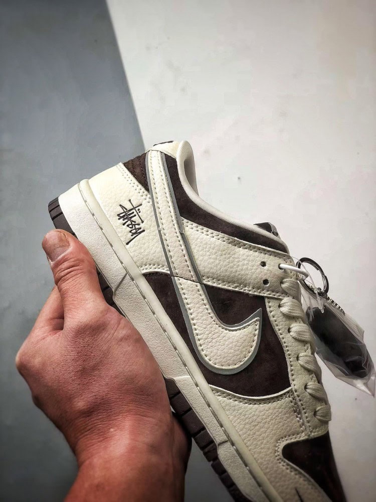 【AT3308】Nike Dunk x Stussy コラボレーション スニーカー Nike Dunk Low Retro ステューシー ホワイト/ダークブラウン ローカット カジュアルスポーツシューズ