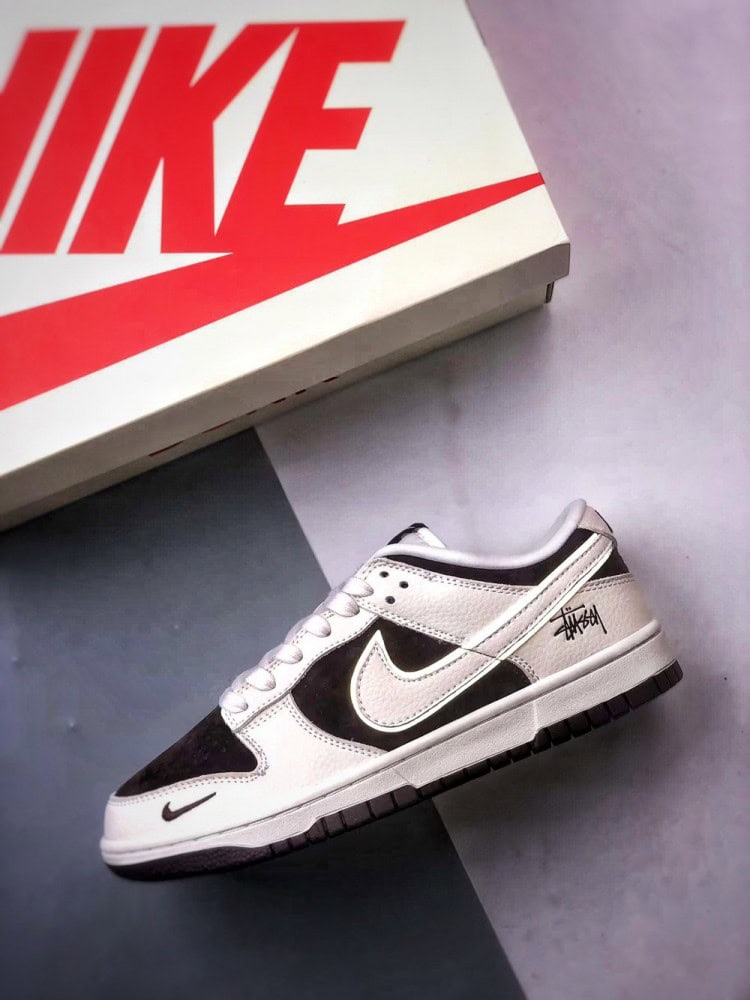【AT3308】Nike Dunk x Stussy コラボレーション スニーカー Nike Dunk Low Retro ステューシー ホワイト/ダークブラウン ローカット カジュアルスポーツシューズ