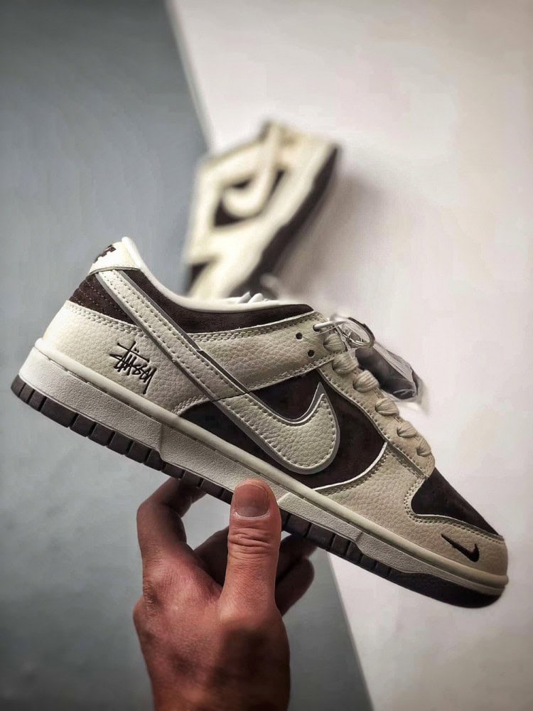 【AT3308】Nike Dunk x Stussy コラボレーション スニーカー Nike Dunk Low Retro ステューシー ホワイト/ダークブラウン ローカット カジュアルスポーツシューズ