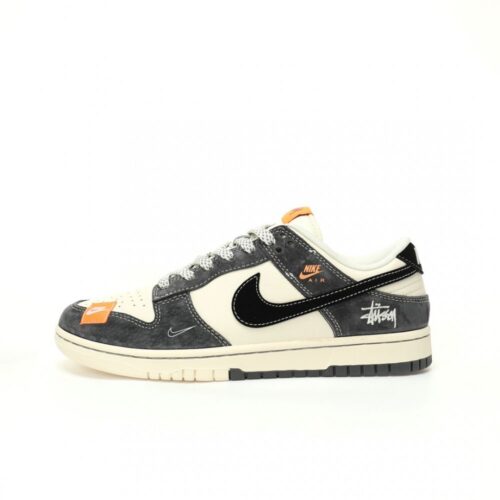 【AT3313】Nike x Stussy コラボ デザインのクラシックなカジュアルスポーツシューズ Nike Dunk Low Retro ステューシー ホワイトブラック ローカットカジュアルスポーツスニーカー