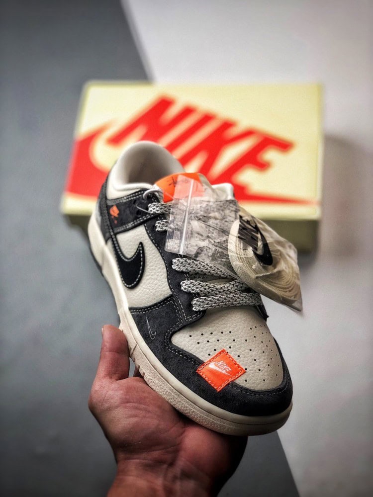 【AT3313】Nike x Stussy コラボ デザインのクラシックなカジュアルスポーツシューズ Nike Dunk Low Retro ステューシー ホワイトブラック ローカットカジュアルスポーツスニーカー