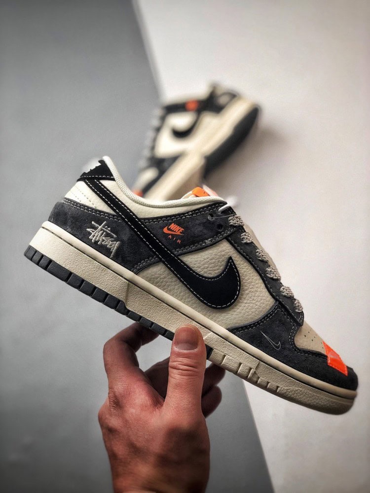 【AT3313】Nike x Stussy コラボ デザインのクラシックなカジュアルスポーツシューズ Nike Dunk Low Retro ステューシー ホワイトブラック ローカットカジュアルスポーツスニーカー