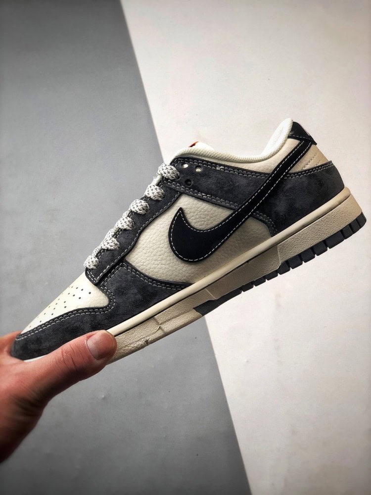 【AT3313】Nike x Stussy コラボ デザインのクラシックなカジュアルスポーツシューズ Nike Dunk Low Retro ステューシー ホワイトブラック ローカットカジュアルスポーツスニーカー