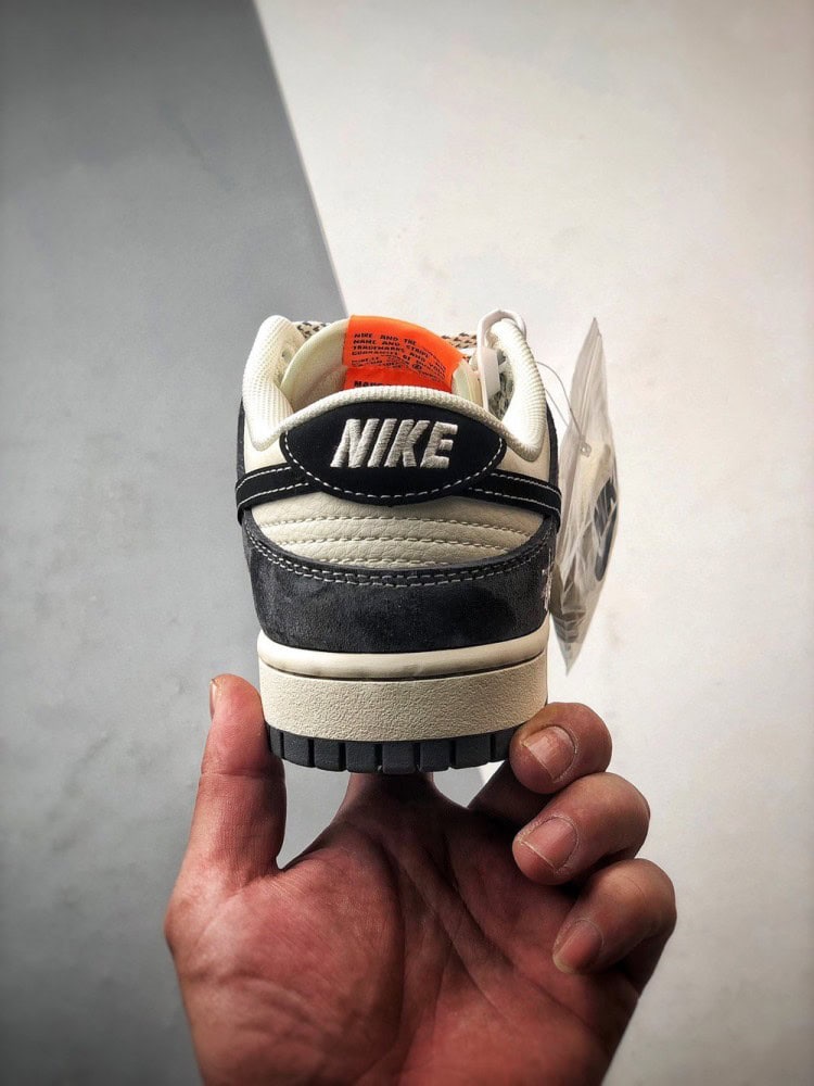 【AT3313】Nike x Stussy コラボ デザインのクラシックなカジュアルスポーツシューズ Nike Dunk Low Retro ステューシー ホワイトブラック ローカットカジュアルスポーツスニーカー