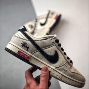 【AT3315】Nike x Stussy コラボレーションシリーズのスポーツシューズ、Nike Dunk Low Retro ステューシーグレーホワイトブラック刺繍ミニダブルフックローカットカジュアルスポーツシューズ