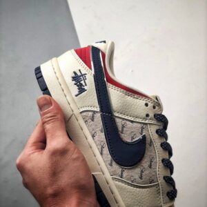 【AT3316】NIKE x Stussyのコラボレーションスポーツシューズ、クラシックなデザインでトレンドを取り入れた、必須アイテム！Nike Dunk Low Retro ストウシー ミッドナイトネイビー/ユニバーシティレッド ローカットカジュアルスポーツシューズ