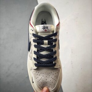 【AT3316】NIKE x Stussyのコラボレーションスポーツシューズ、クラシックなデザインでトレンドを取り入れた、必須アイテム！Nike Dunk Low Retro ストウシー ミッドナイトネイビー/ユニバーシティレッド ローカットカジュアルスポーツシューズ