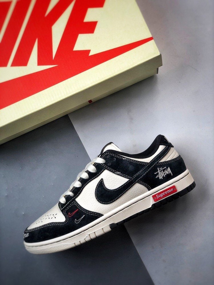【AT3317】Nike x Stussy x Supreme のコラボスニーカー - ファッションと快適さを兼ね備えた、クラシックなトレンド。Nike Dunk Low Retro ストゥーシー×ブラック 刺繍 ダブルフック ロープロファイル カジュアルスポーツシューズ