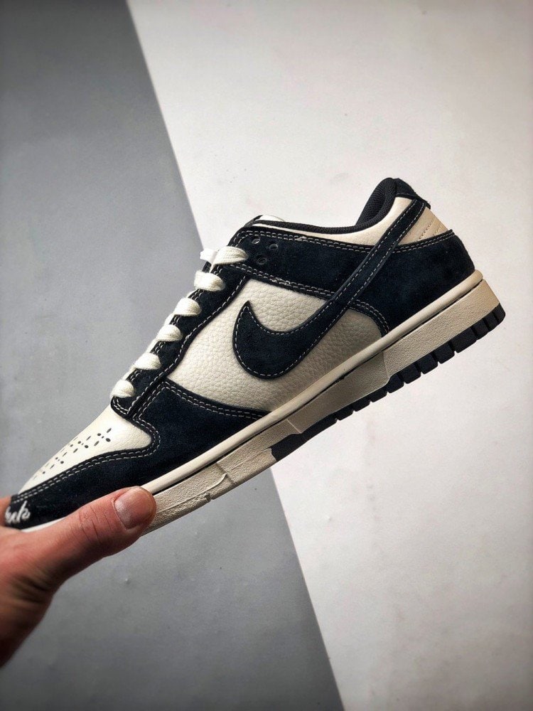 【AT3317】Nike x Stussy x Supreme のコラボスニーカー - ファッションと快適さを兼ね備えた、クラシックなトレンド。Nike Dunk Low Retro ストゥーシー×ブラック 刺繍 ダブルフック ロープロファイル カジュアルスポーツシューズ
