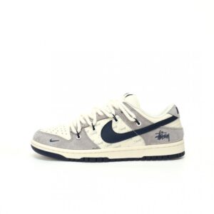【AT3318】Nike x Stussyコラボシューズ - ファッションのクラシックデザイン、トレンド必須アイテムNike Dunk Low Retroステューシー ミディアムグレー・ブラックディストラクションストラップ ローカットカジュアルスポーツシューズ