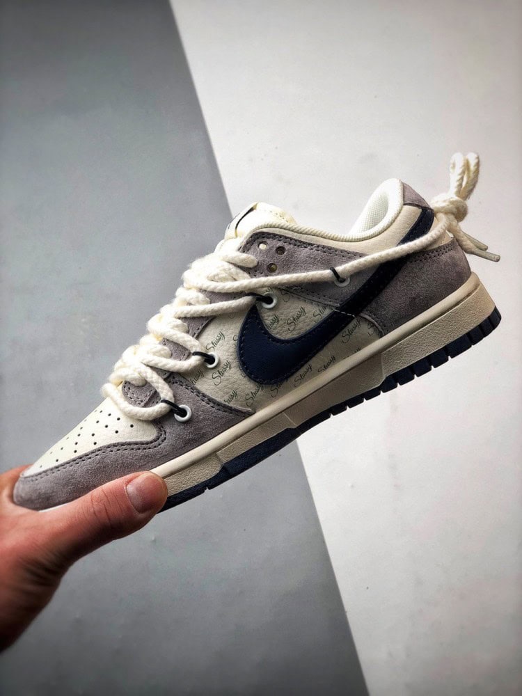 【AT3318】Nike x Stussyコラボシューズ - ファッションのクラシックデザイン、トレンド必須アイテムNike Dunk Low Retroステューシー ミディアムグレー・ブラックディストラクションストラップ ローカットカジュアルスポーツシューズ