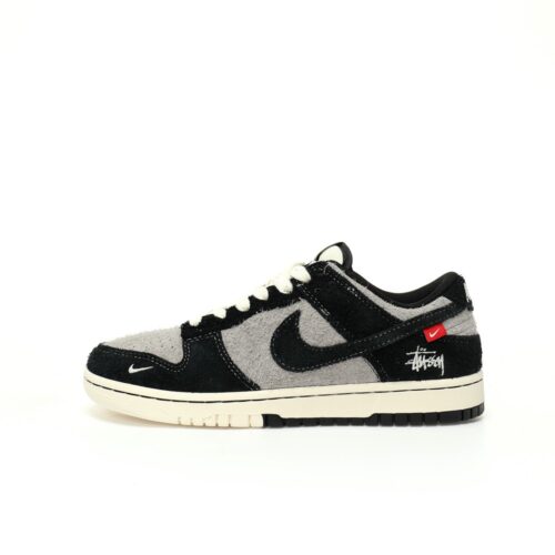 【AT3319】Nike x Stussyコラボレーションスポーツシューズ、クラシックでおしゃれなデザイン Nike Dunk Low Retro ステューシー ファーブラックグレー ローカットカジュアルスポーツシューズ