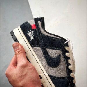 【AT3319】Nike x Stussyコラボレーションスポーツシューズ、クラシックでおしゃれなデザイン Nike Dunk Low Retro ステューシー ファーブラックグレー ローカットカジュアルスポーツシューズ
