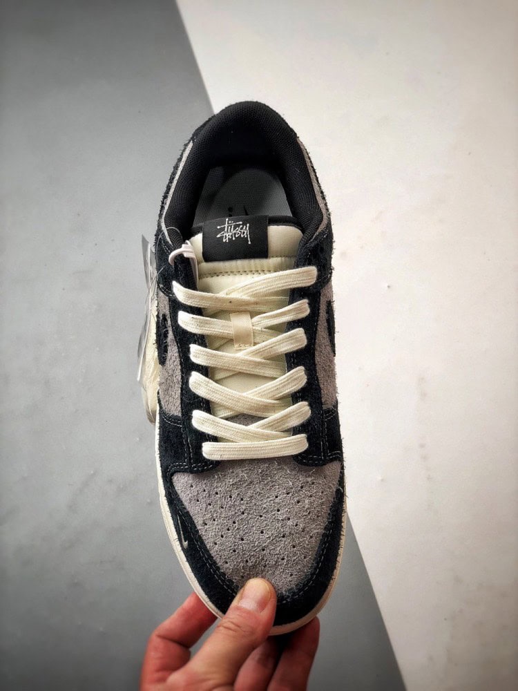 【AT3319】Nike x Stussyコラボレーションスポーツシューズ、クラシックでおしゃれなデザイン Nike Dunk Low Retro ステューシー ファーブラックグレー ローカットカジュアルスポーツシューズ