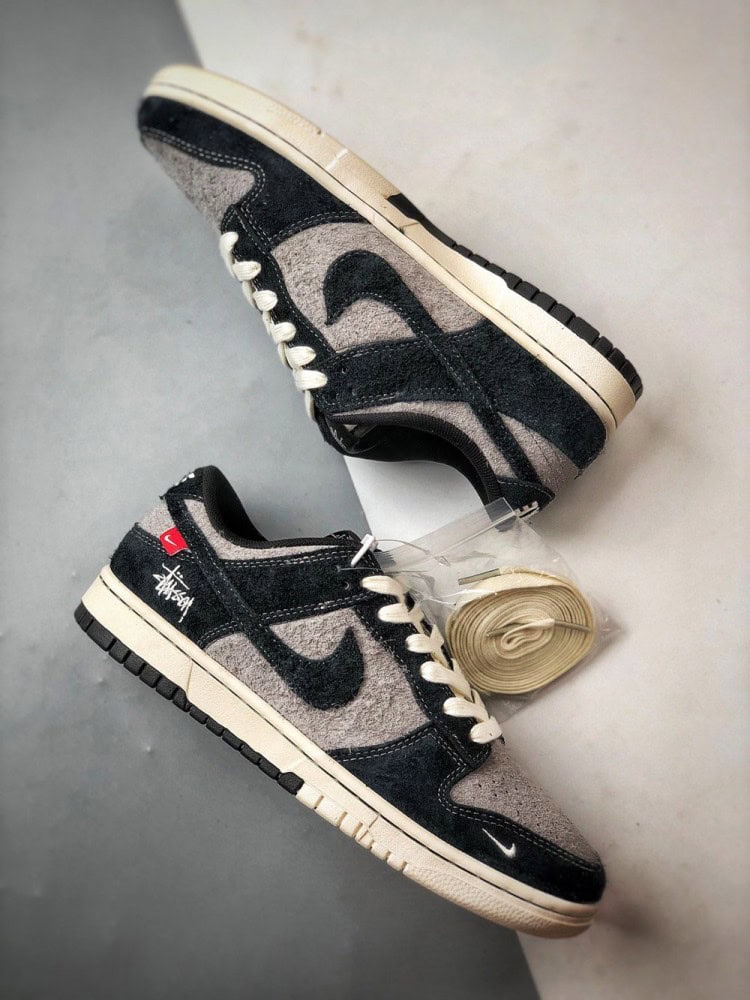 【AT3319】Nike x Stussyコラボレーションスポーツシューズ、クラシックでおしゃれなデザイン Nike Dunk Low Retro ステューシー ファーブラックグレー ローカットカジュアルスポーツシューズ
