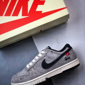 【AT3320】NIKE × Stussyコラボレーションスニーカー（クラシックなブラック＆グレー配色）Nike Dunk Low Retro、スエードグレー＆ブラックのローカットカジュアルスポーツシューズ