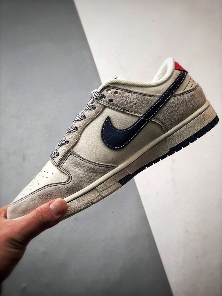 【AT3326】NIKE x STUSSY Dunk コラボレーションスニーカー。クラシックなデザインのトレンドシューズ、Nike Dunk Low Retroがステューシーのシグネチャーカラー、ミストブルーとオレンジで登場。低カットでカジュアルなスポーツシューズ。