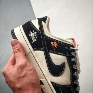 【AT3327】Nike x Stussyコラボレーションのブラック＆ホワイトのトレンドスポーツシューズ、Nike Dunk Low Retro。ステューシーのブラックオレンジカラーが特徴のローカットカジュアルスポーツスニーカー。