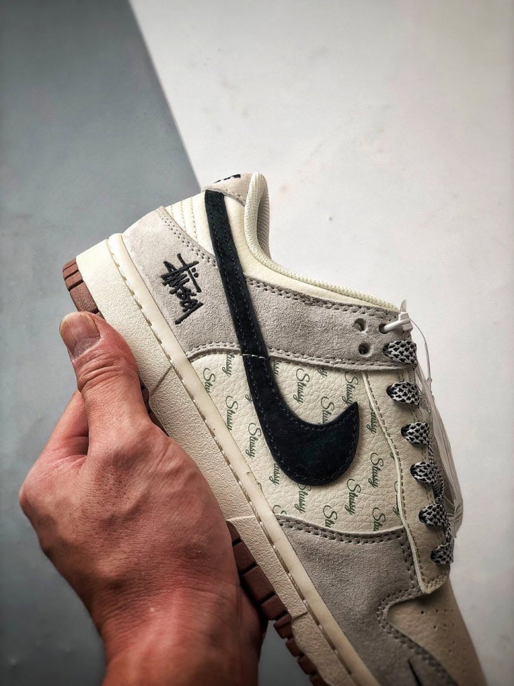 【AT3328】Nike × Stussy Dunk コラボスニーカー　メンズ、レディース、トレンディなスタイリッシュなスケートシューズ　Nike Dunk Low Retro StussyホワイトブラックSwoosh ローカットカジュアルスポーツスニーカー
