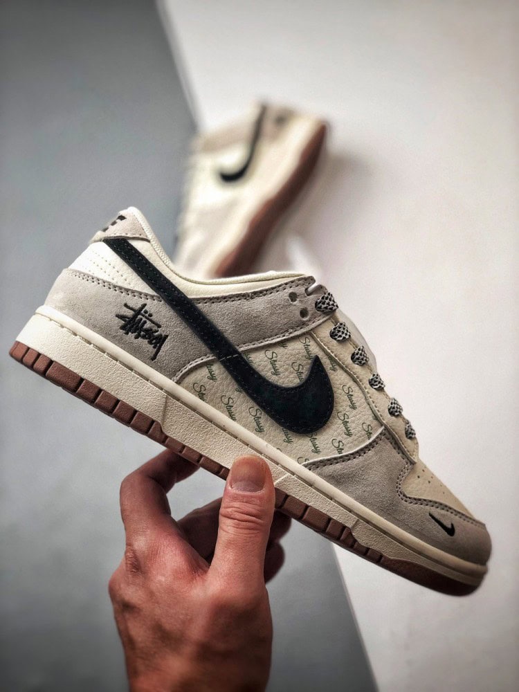 【AT3328】Nike × Stussy Dunk コラボスニーカー　メンズ、レディース、トレンディなスタイリッシュなスケートシューズ　Nike Dunk Low Retro StussyホワイトブラックSwoosh ローカットカジュアルスポーツスニーカー