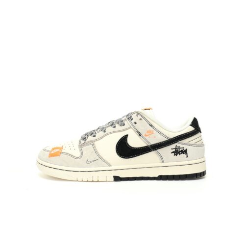 【AT3331】Nike x Stussy Dunk のクラシックなファッションコラボシューズ、Stussyデザインのトレンドスポーツシューズ、Nike Dunk Low Retro、Stussyグレー、ブラック、オレンジのローカットカジュアルスポーツシューズ