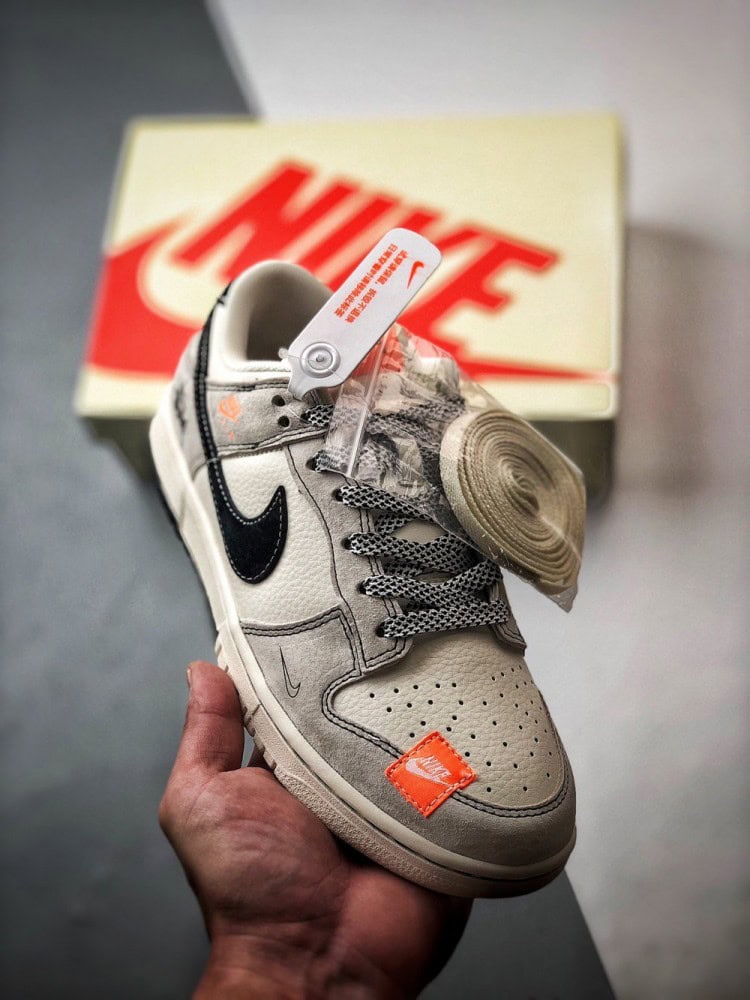 【AT3331】Nike x Stussy Dunk のクラシックなファッションコラボシューズ、Stussyデザインのトレンドスポーツシューズ、Nike Dunk Low Retro、Stussyグレー、ブラック、オレンジのローカットカジュアルスポーツシューズ