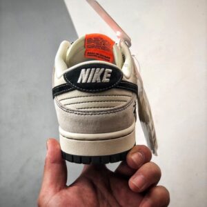【AT3331】Nike x Stussy Dunk のクラシックなファッションコラボシューズ、Stussyデザインのトレンドスポーツシューズ、Nike Dunk Low Retro、Stussyグレー、ブラック、オレンジのローカットカジュアルスポーツシューズ