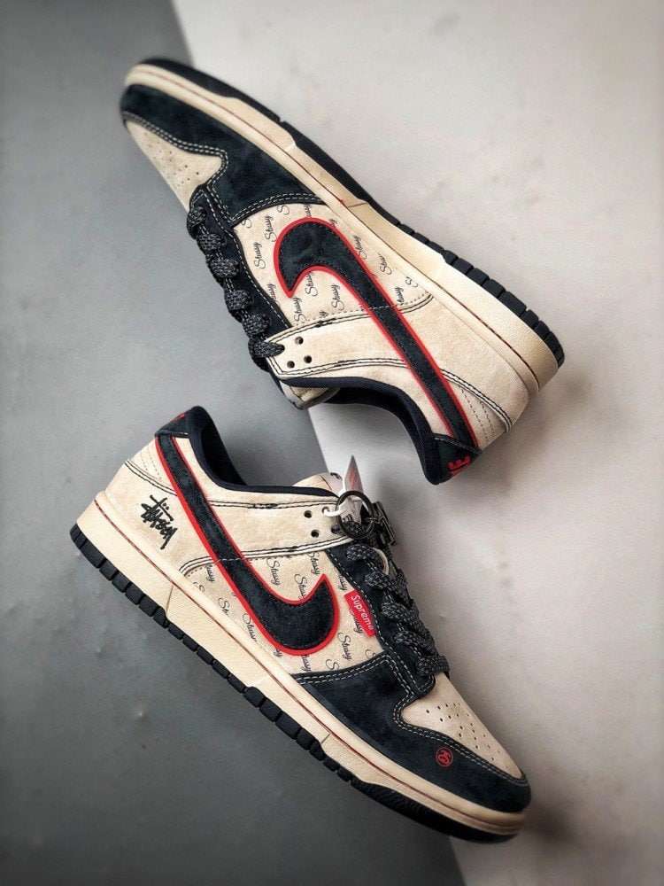 【AT3332】Stussy x Supreme x Nike のコラボスニーカー、クラシックなストリートスタイルNike Dunk Low Retro ステューシーの深紅色と青色の低カットカジュアルスポーツシューズ