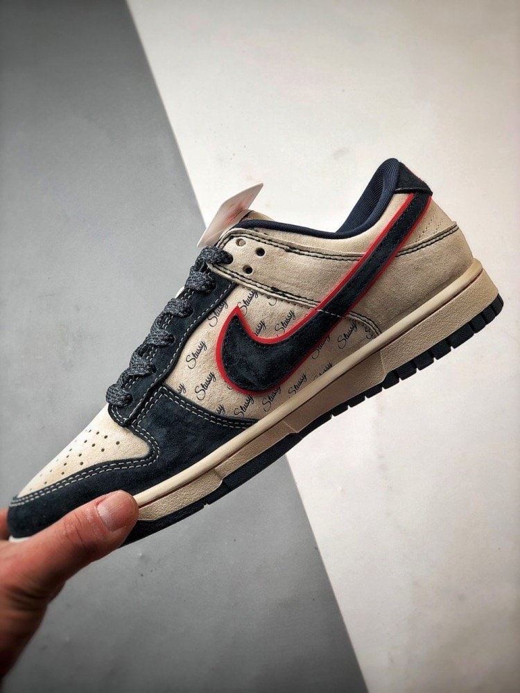 【AT3332】Stussy x Supreme x Nike のコラボスニーカー、クラシックなストリートスタイルNike Dunk Low Retro ステューシーの深紅色と青色の低カットカジュアルスポーツシューズ