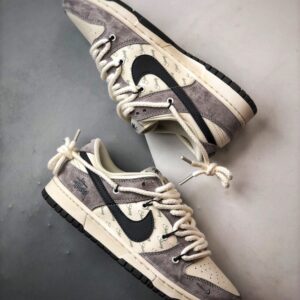 【AT3334】Nike x Stussy Dunk ナイキとステューシーのコラボレーションスニーカー - 黒と灰色のトレンディなデザイン、Nike Dunk Low Retro ステューシー ミッドナイトグレー 解体デザインストラップ ローカットカジュアルスポーツシューズ。