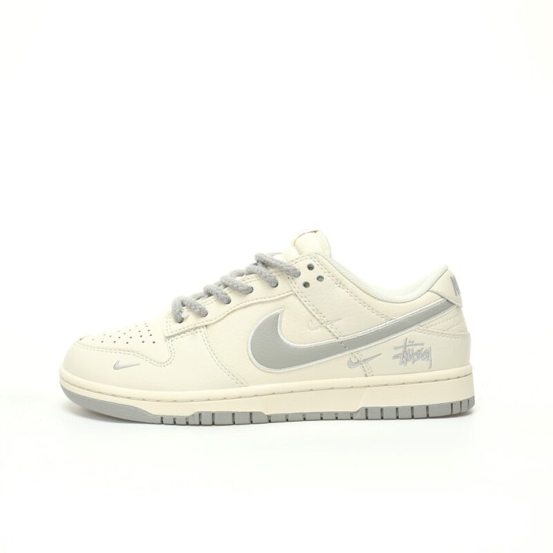 【AT3336】Stussy x Nike Dunk コラボレーションスニーカー | トレンディなデザイン | クラシックなスタイル Nike Dunk Low Retro ステューシー×ナイキ ホワイトグレー ローカットカジュアルスポーツシューズ