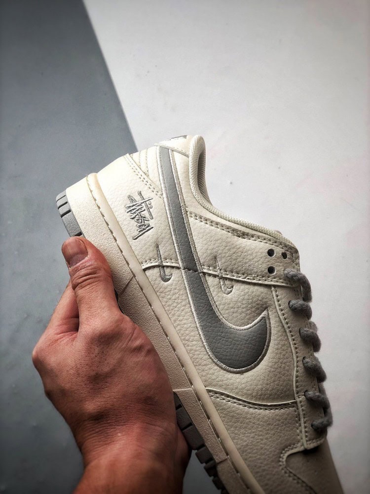 【AT3336】Stussy x Nike Dunk コラボレーションスニーカー | トレンディなデザイン | クラシックなスタイル Nike Dunk Low Retro ステューシー×ナイキ ホワイトグレー ローカットカジュアルスポーツシューズ
