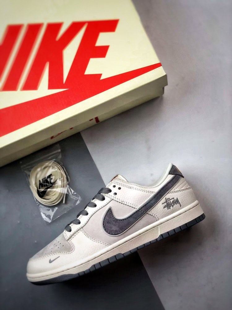 【AT3338】Nike x Stüssy コラボ ダンクロー レトロ レトロスポーツシューズ Nike Dunk Low Retro ステューシーミディアムグレー ローカット スポーツカジュアルスニーカー
