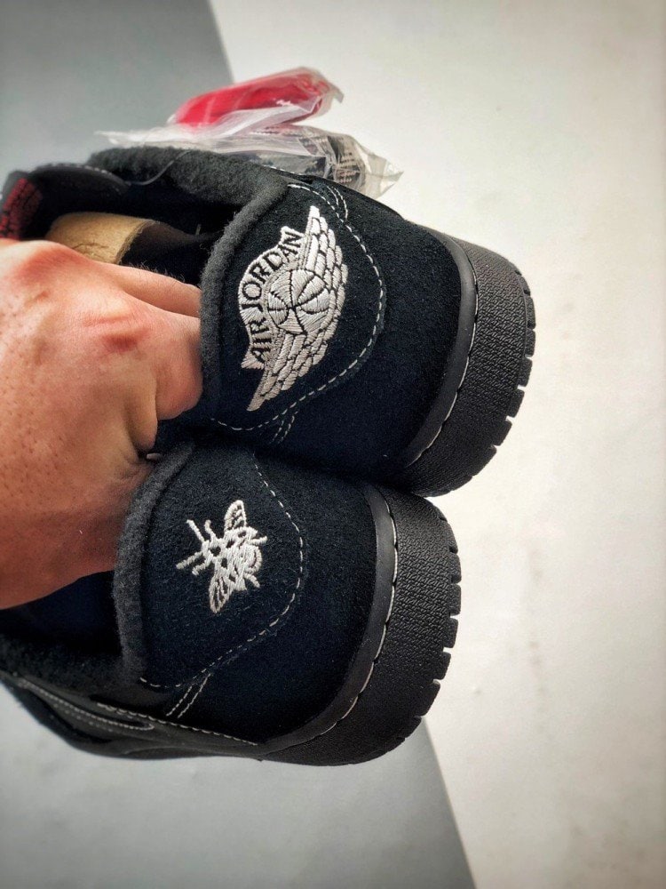 【AT3340】Nike x Travis ScottコラボAJ1 LowクラシックブラックリバーススウッシュスニーカーTravis Scott x Air Jordan 1 Low OGコラボブラックサムライ幽霊ロゴ刺繍効果