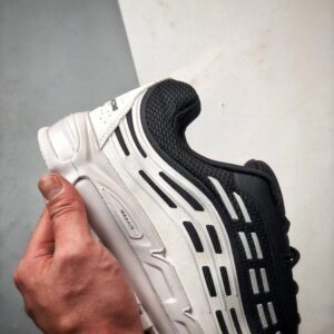 【AT3346】CDG Homme Plus x Nike Air Max TL 2.5 ブラック＆ホワイト共同モデル、ヴィンテージ風のクッション性エアクッションランニングシューズが実物掲載されました。