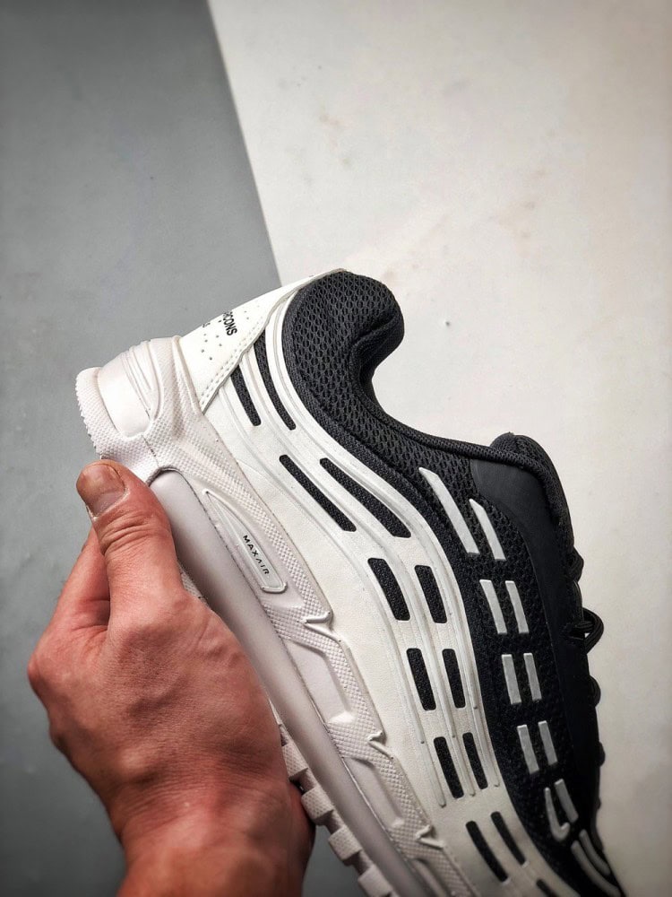 【AT3346】CDG Homme Plus x Nike Air Max TL 2.5 ブラック＆ホワイト共同モデル、ヴィンテージ風のクッション性エアクッションランニングシューズが実物掲載されました。