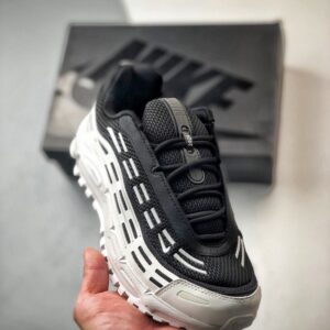 【AT3346】CDG Homme Plus x Nike Air Max TL 2.5 ブラック＆ホワイト共同モデル、ヴィンテージ風のクッション性エアクッションランニングシューズが実物掲載されました。
