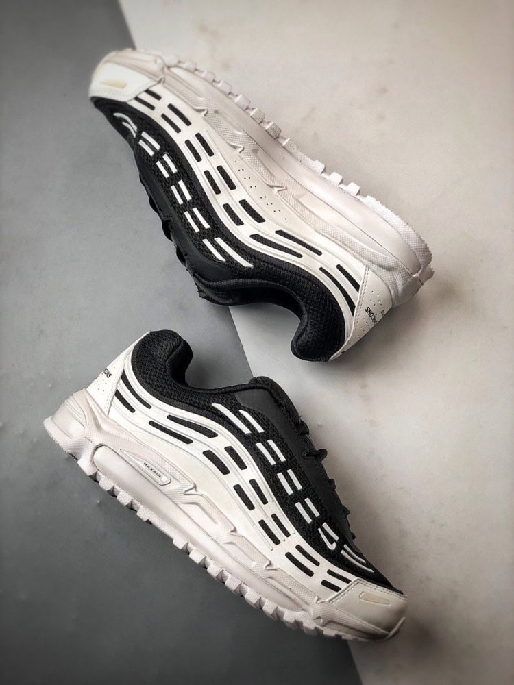 【AT3346】CDG Homme Plus x Nike Air Max TL 2.5 ブラック＆ホワイト共同モデル、ヴィンテージ風のクッション性エアクッションランニングシューズが実物掲載されました。