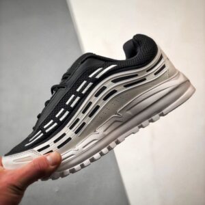 【AT3346】CDG Homme Plus x Nike Air Max TL 2.5 ブラック＆ホワイト共同モデル、ヴィンテージ風のクッション性エアクッションランニングシューズが実物掲載されました。