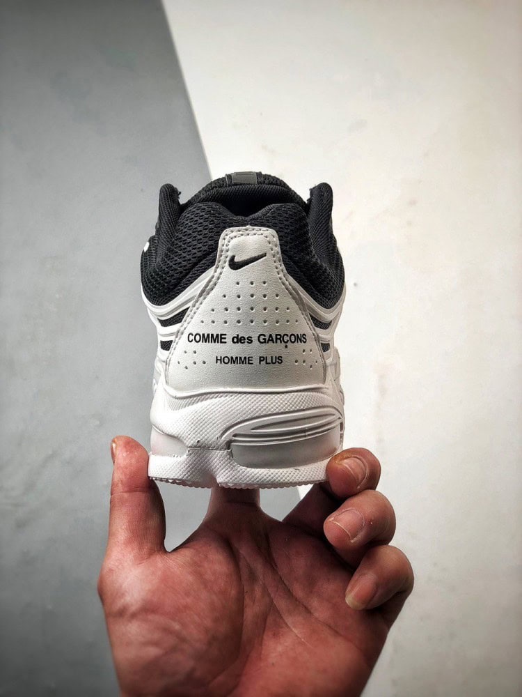 【AT3346】CDG Homme Plus x Nike Air Max TL 2.5 ブラック＆ホワイト共同モデル、ヴィンテージ風のクッション性エアクッションランニングシューズが実物掲載されました。